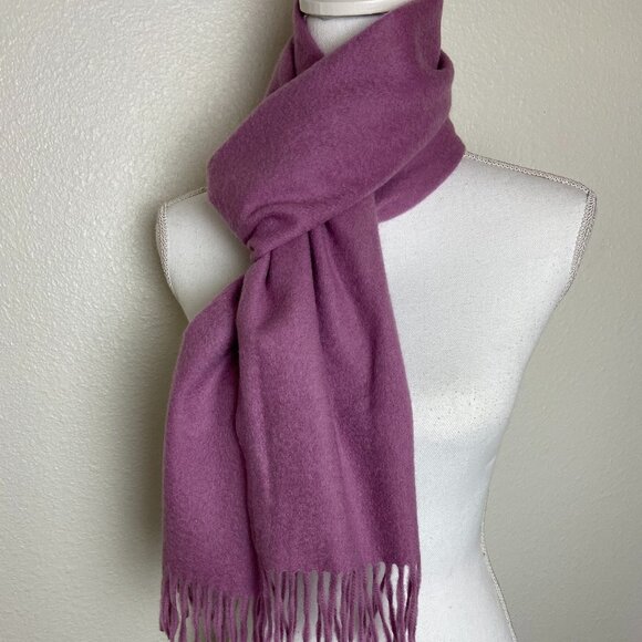 NWOT SAKS FIFTH AVENUE 100% Cashmere Scarf Lilac - Picture 1 of 4